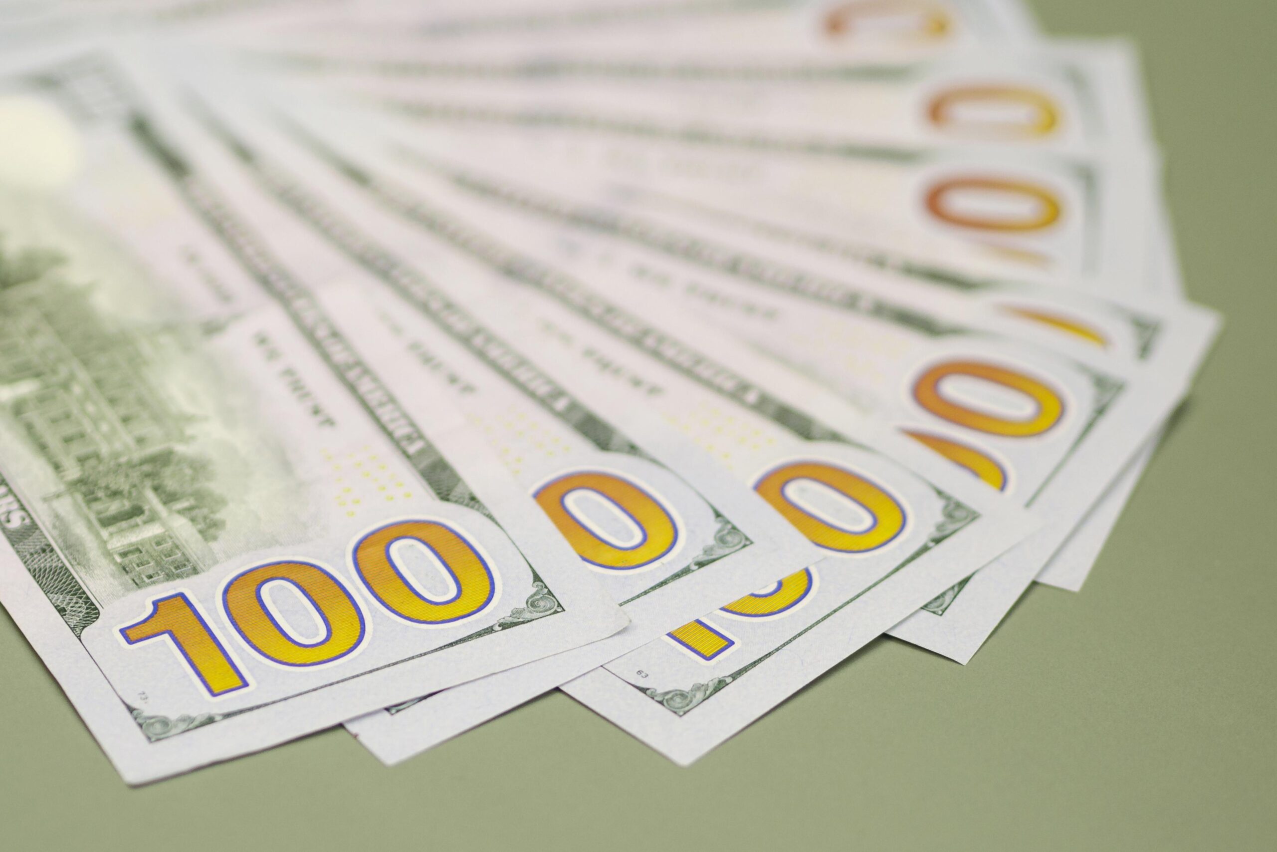 Poilievre Pressures Carney to Cap Federal Deficit at $42B in Upcoming Budget